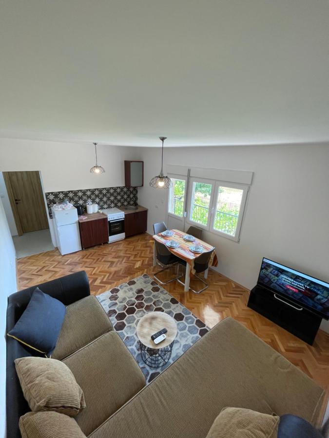 Entire 1-Bedroom Apartment With Free Parking Podgorica Exterior foto